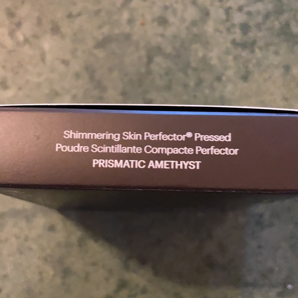 BECCA Shimmering Skin Perfector Pressed Highlighter Prismatic Amethyst - Picture 10 of 16